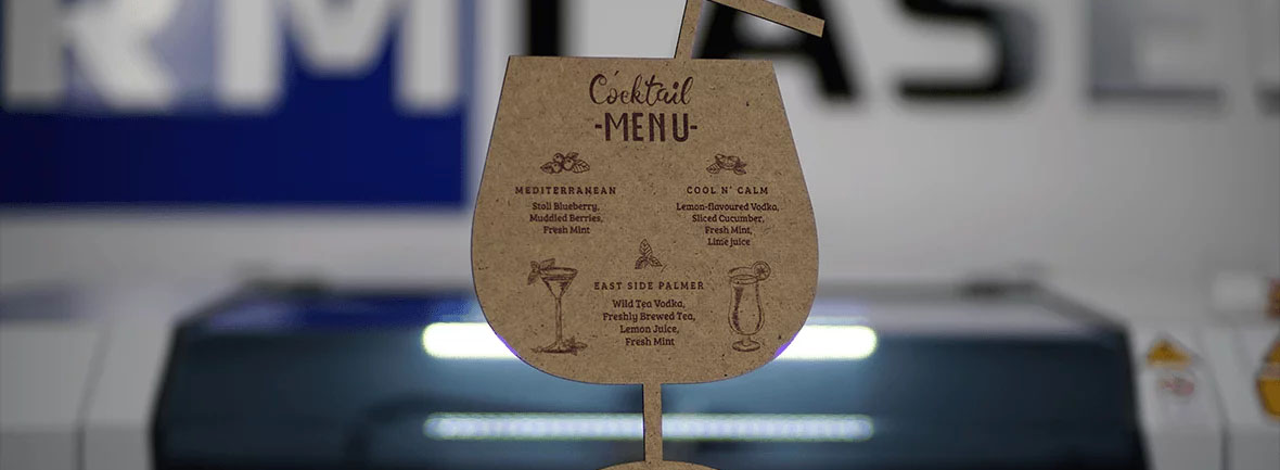 Cocktail-Menü aus Hartfaserplatte mit Lasermaschine